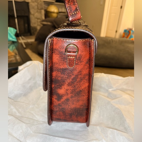 Hand tooled leather crossbody purse - Picture 7 of 10